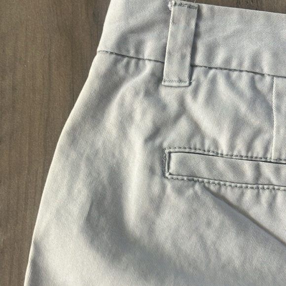 Merona 14 Light Tan Chino 2 inch inseam shorts classic short deep pockets great - Picture 3 of 11